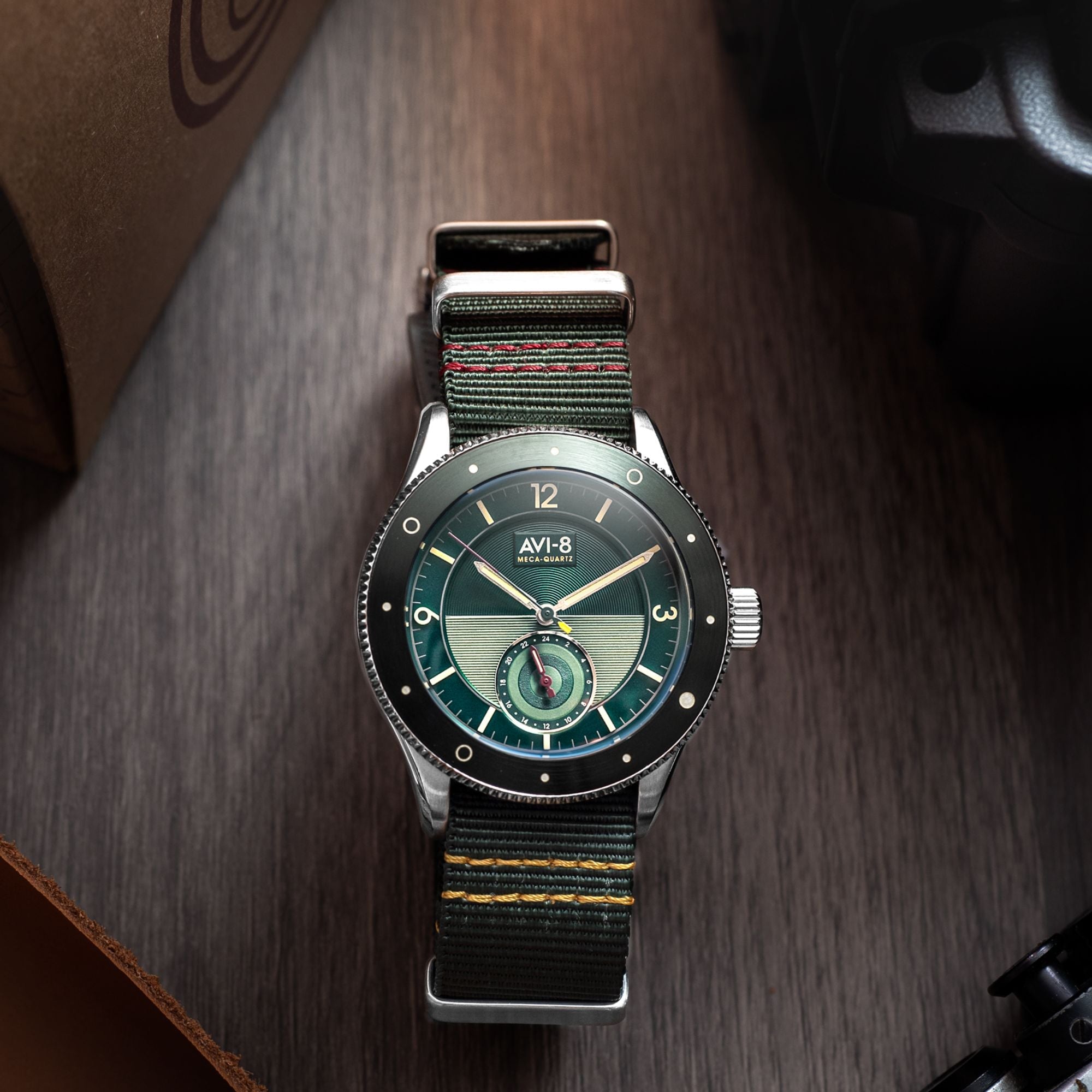 AVI-8 AVI-8 Flyboy Airmaster Sector Meca-Quartz Vert Green Men's Watch AV-4112-02