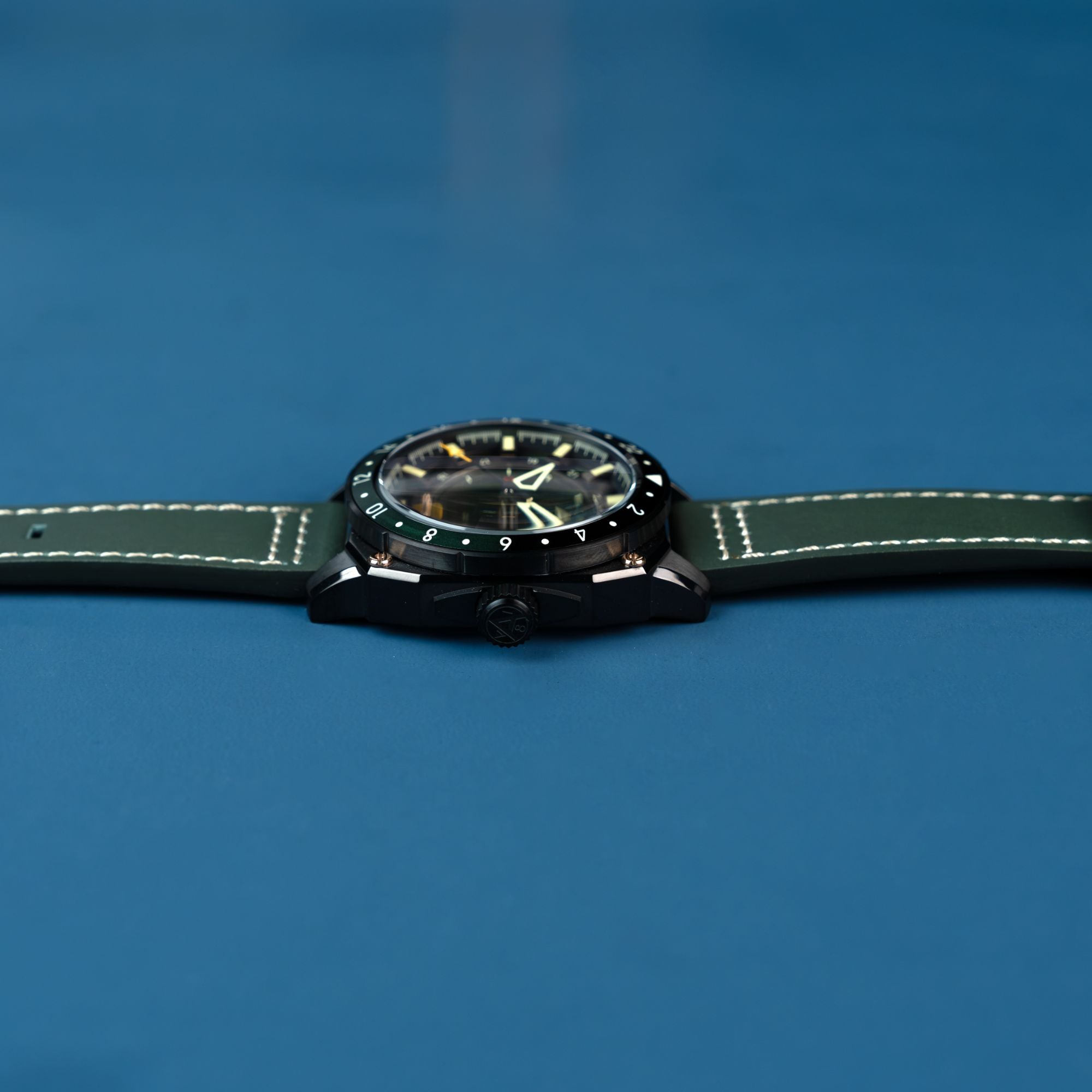 AVI-8 AVI-8 Hawker Hunter Atlas Gmt Automatic Amazon Green Men's Watch AV-4122-03
