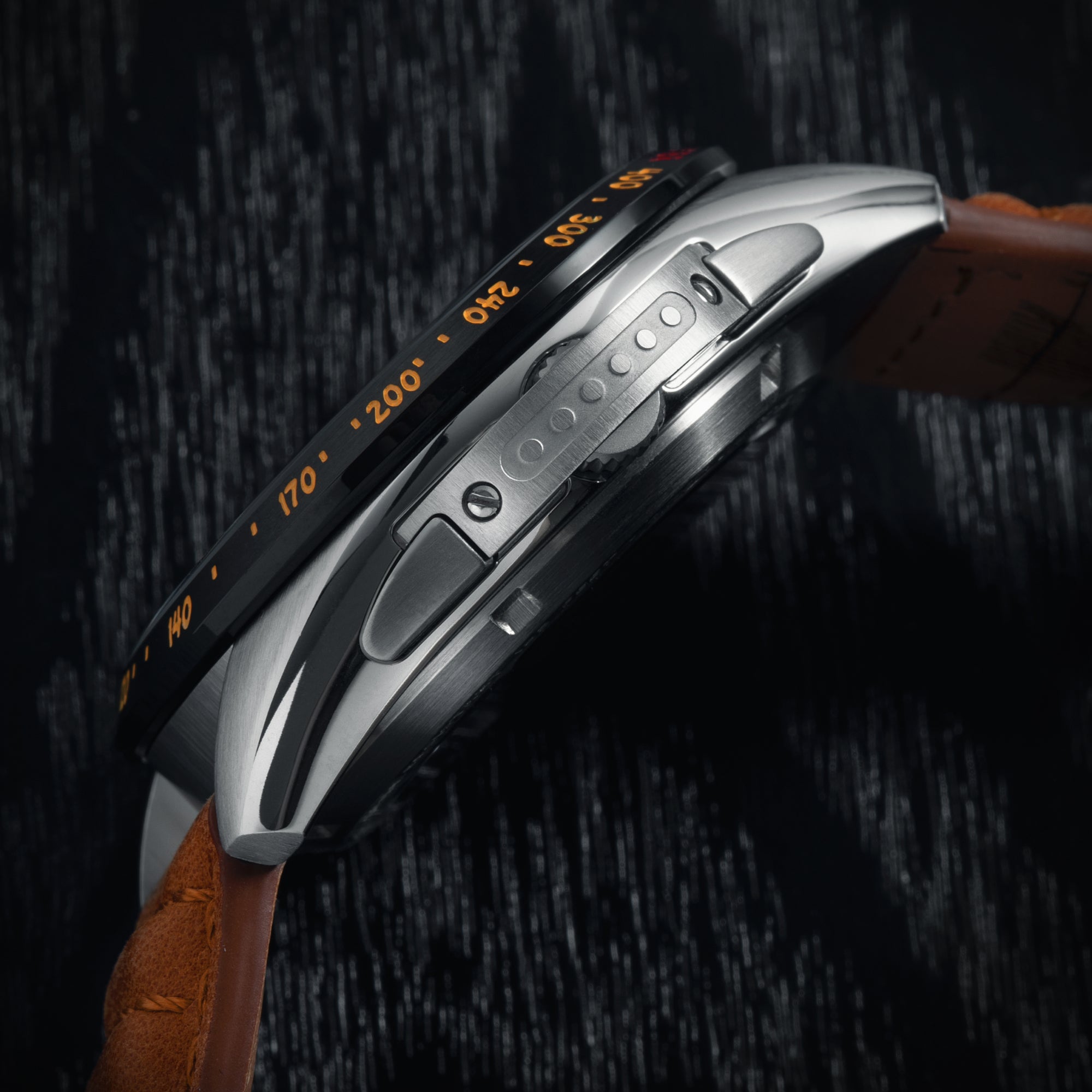 AVI-8 AVI-8 P-51 Mustang Blakeslee Chronograph Peanuts Snoopy Flying Ace Limited Edition Biplane Brown Men's Watch AV-4140-02