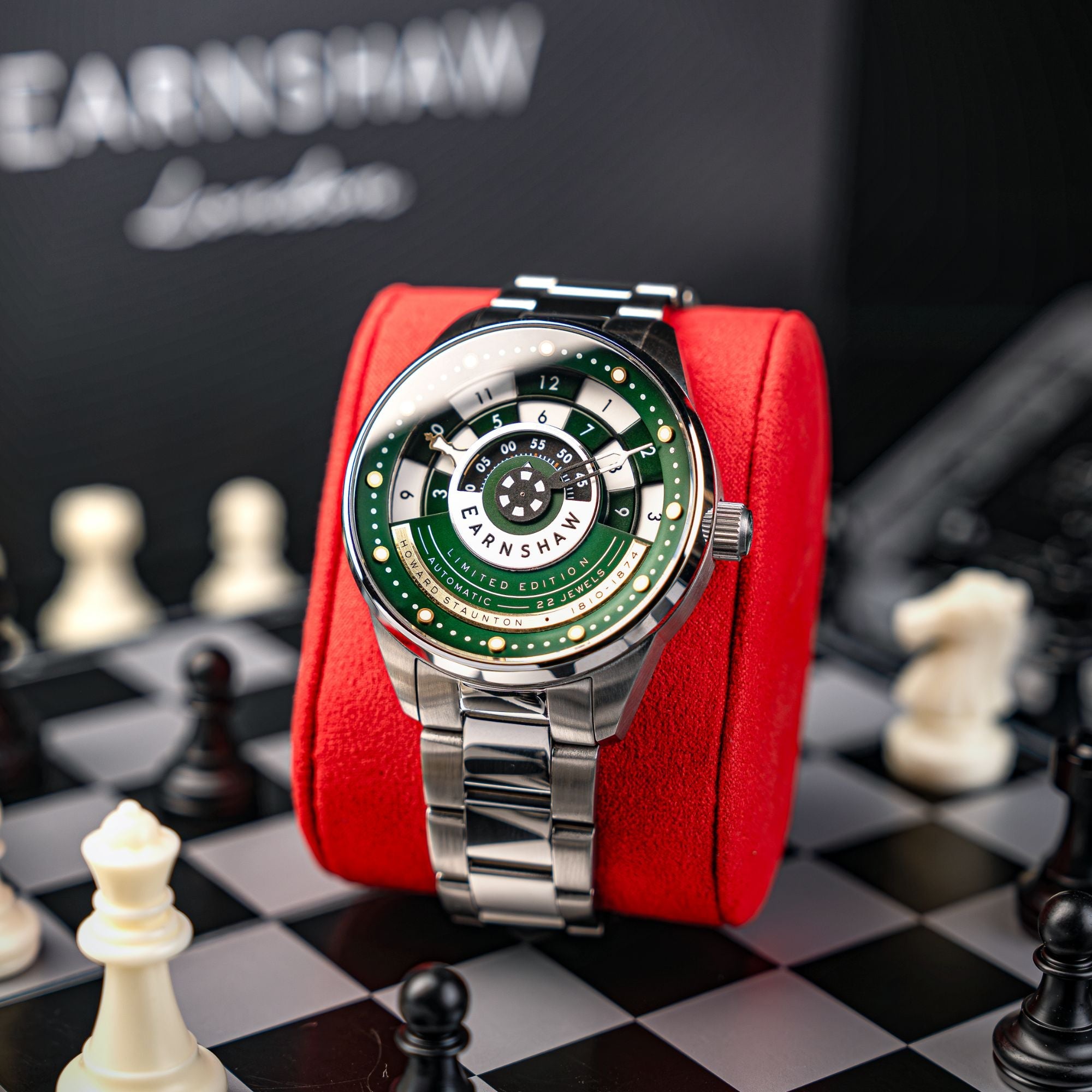 THOMAS EARNSHAW Thomas Earnshaw Staunton Chess Set Automatic Limited Edition Castling Green Men's Watch ES-8282-88