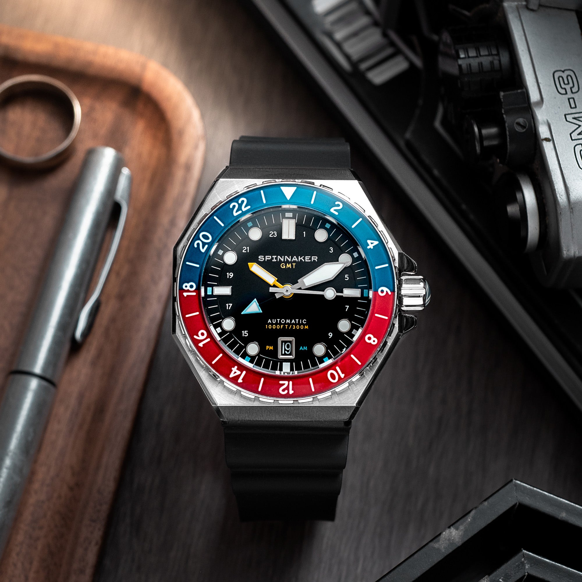 SPINNAKER Spinnaker Cobalt Crimson Dumas GMT Automatic Men's Watch SP-5119-44