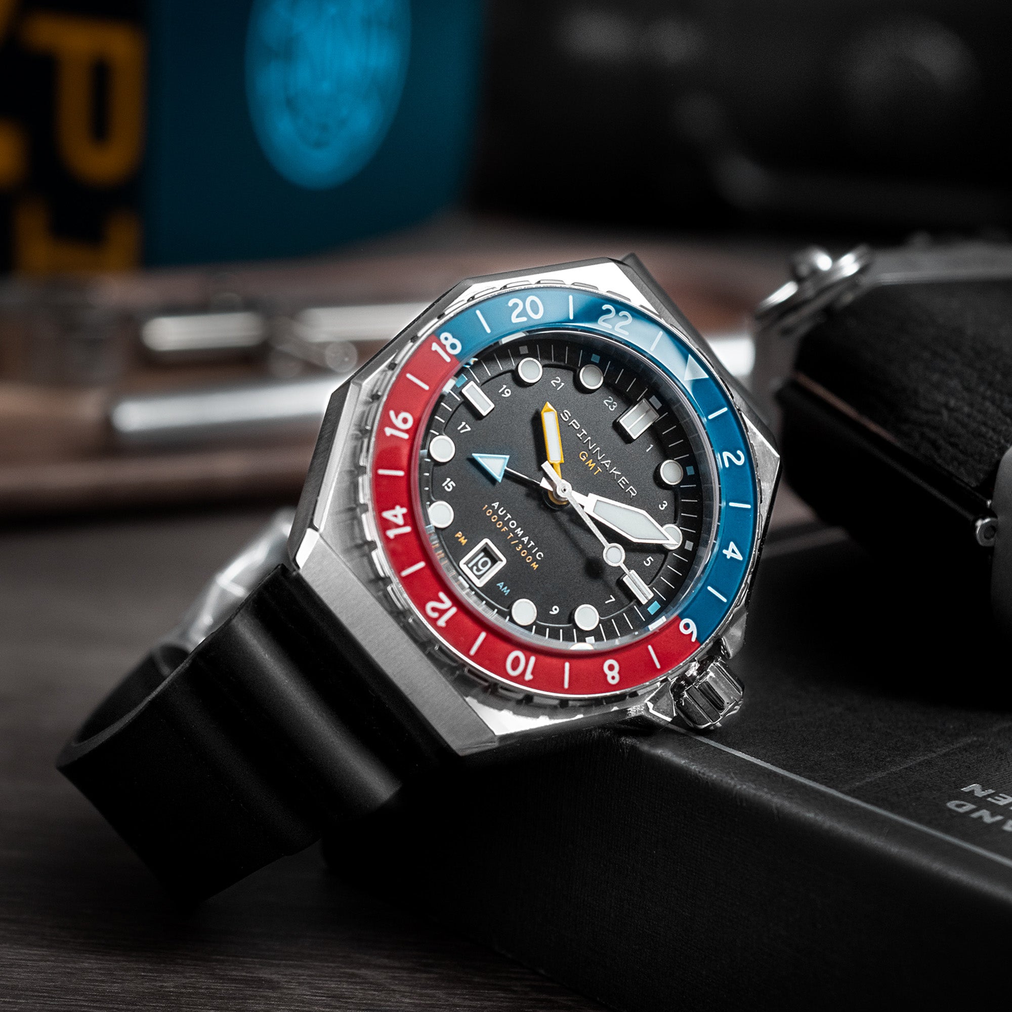SPINNAKER Spinnaker Cobalt Crimson Dumas GMT Automatic Men's Watch SP-5119-44