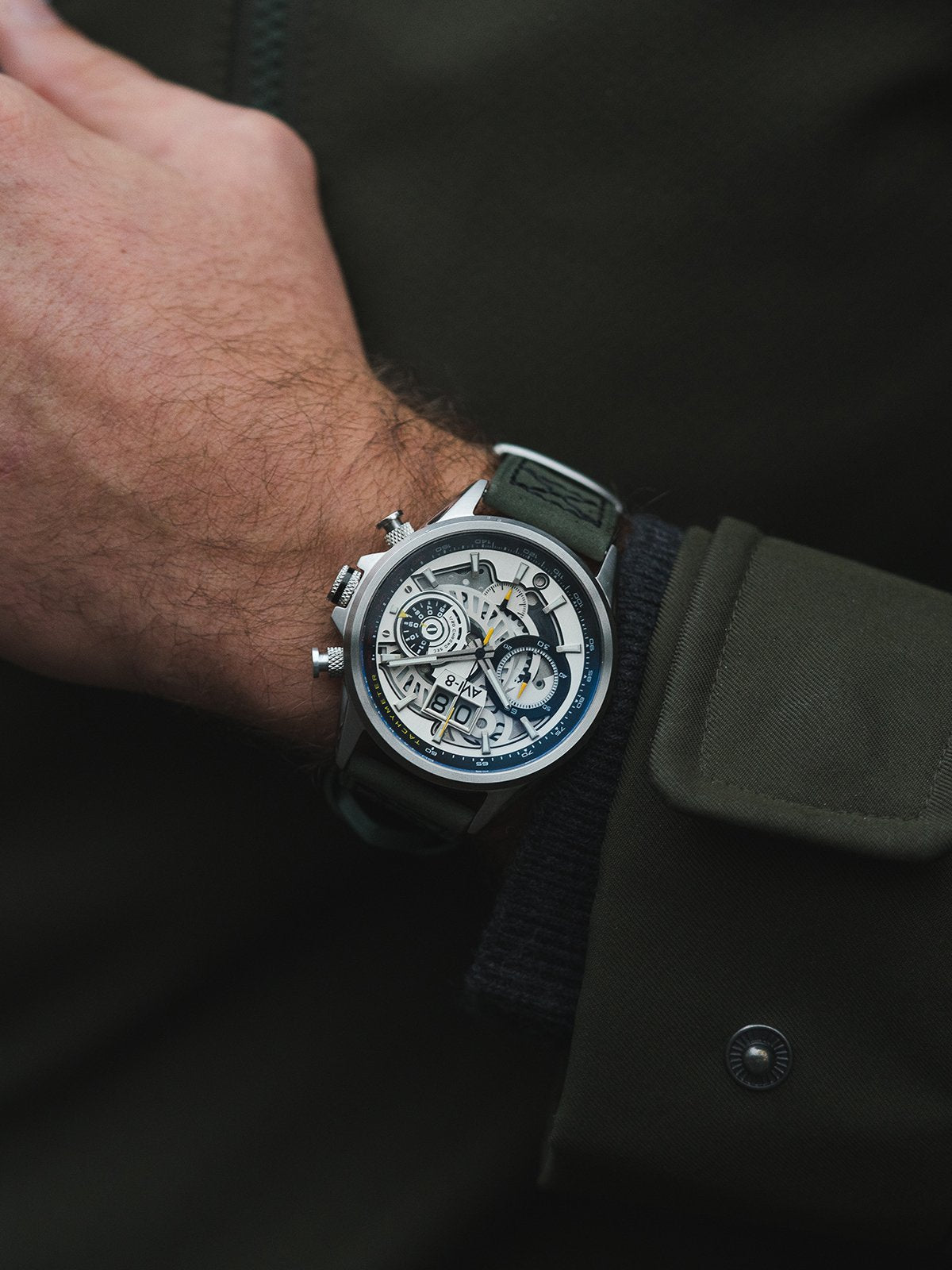 AVI-8 AVI-8 Hawker Harrier Men's Matador Japanese Quartz Chronograph Ivory Steel Watch AV-4065-01