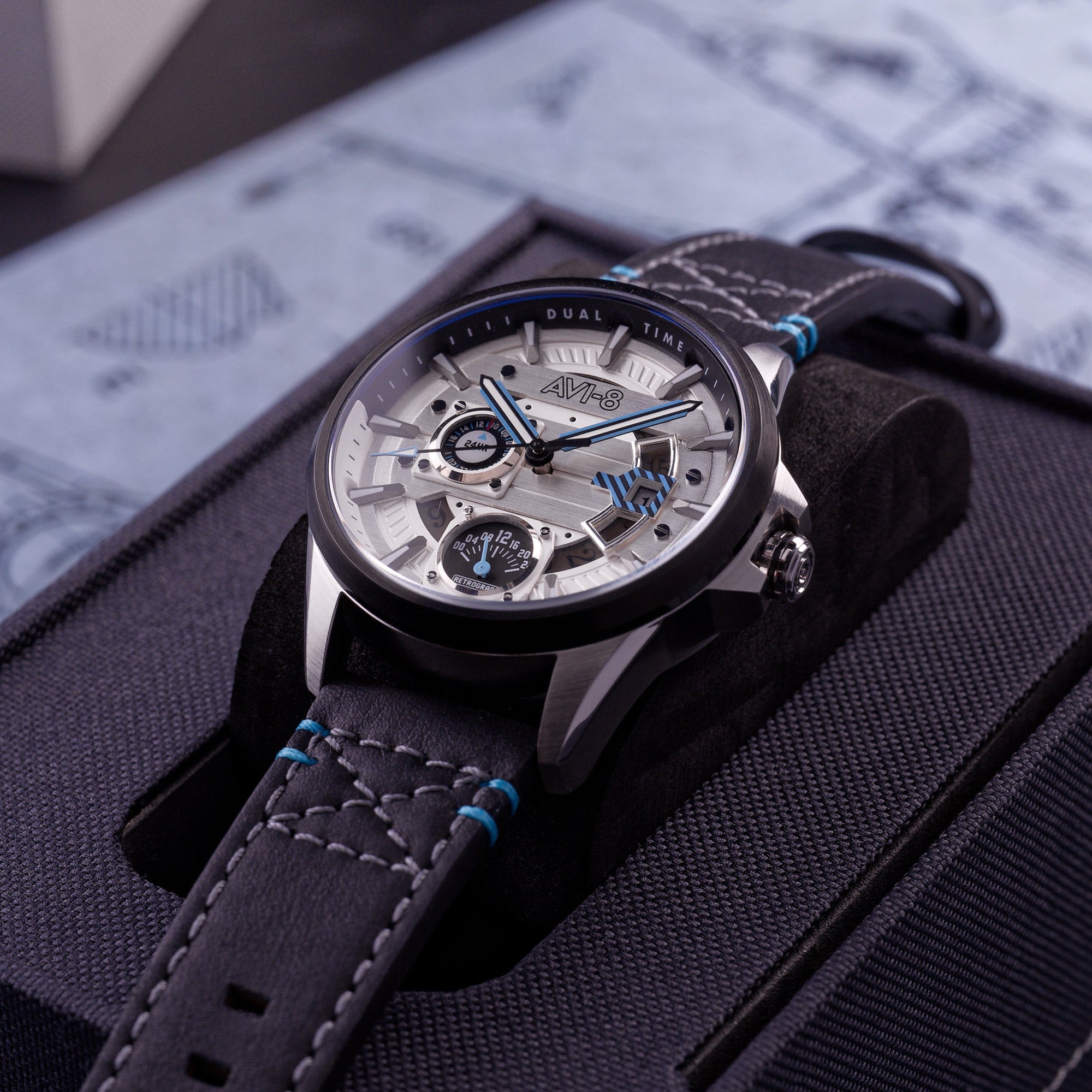 AVI-8 AVI-8 Pilot Hawker Harrier Farley Men's Japanese Quartz Stratosphere Watch AV-4098-01
