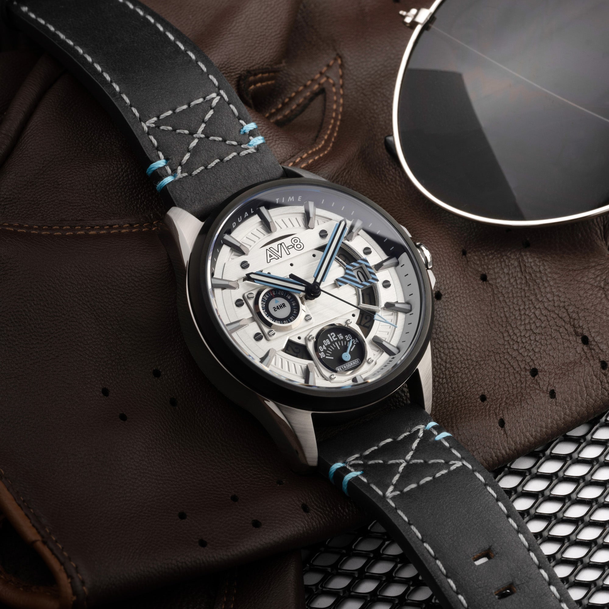 AVI-8 AVI-8 Pilot Hawker Harrier Farley Men's Japanese Quartz Stratosphere Watch AV-4098-01
