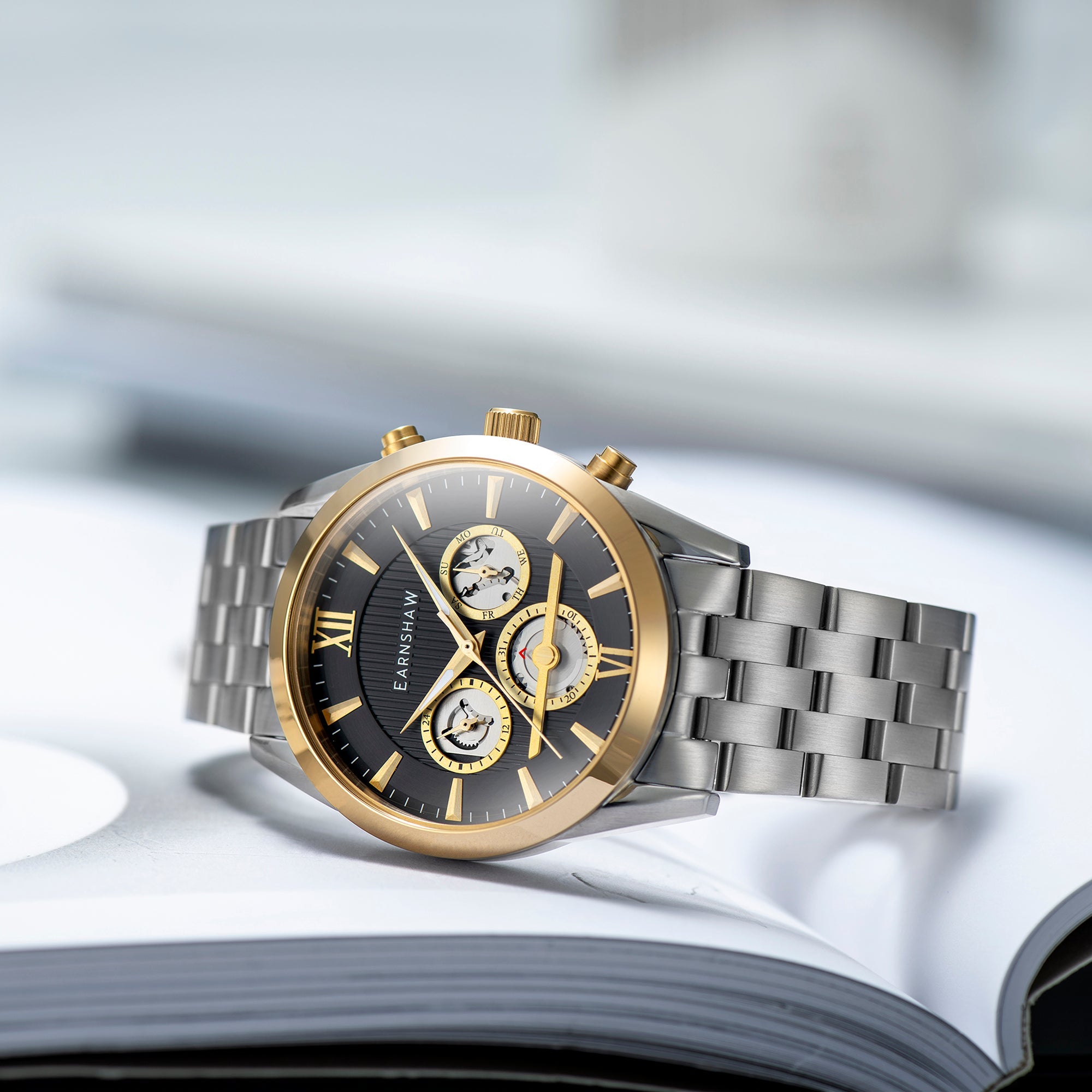 Thomas Earnshaw Thomas Earnshaw Smith Men's Japanese Quartz Midnight Gold Watch ES-8135-33
