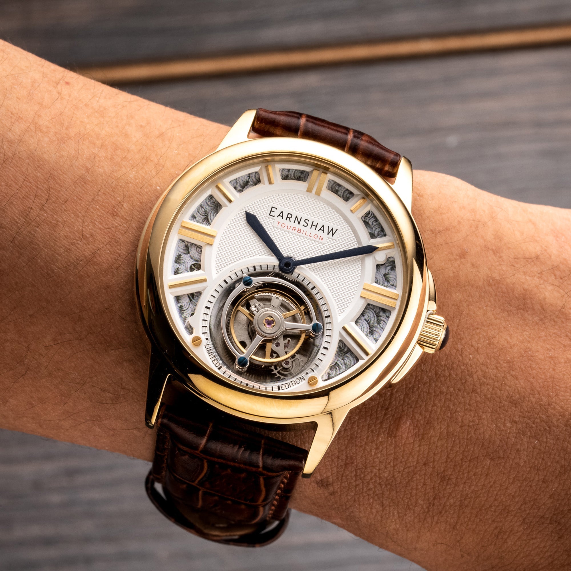 Thomas Earnshaw Thomas Earnshaw Statesman Disraeli Men's Yellow Gold Watch ES-8239-03
