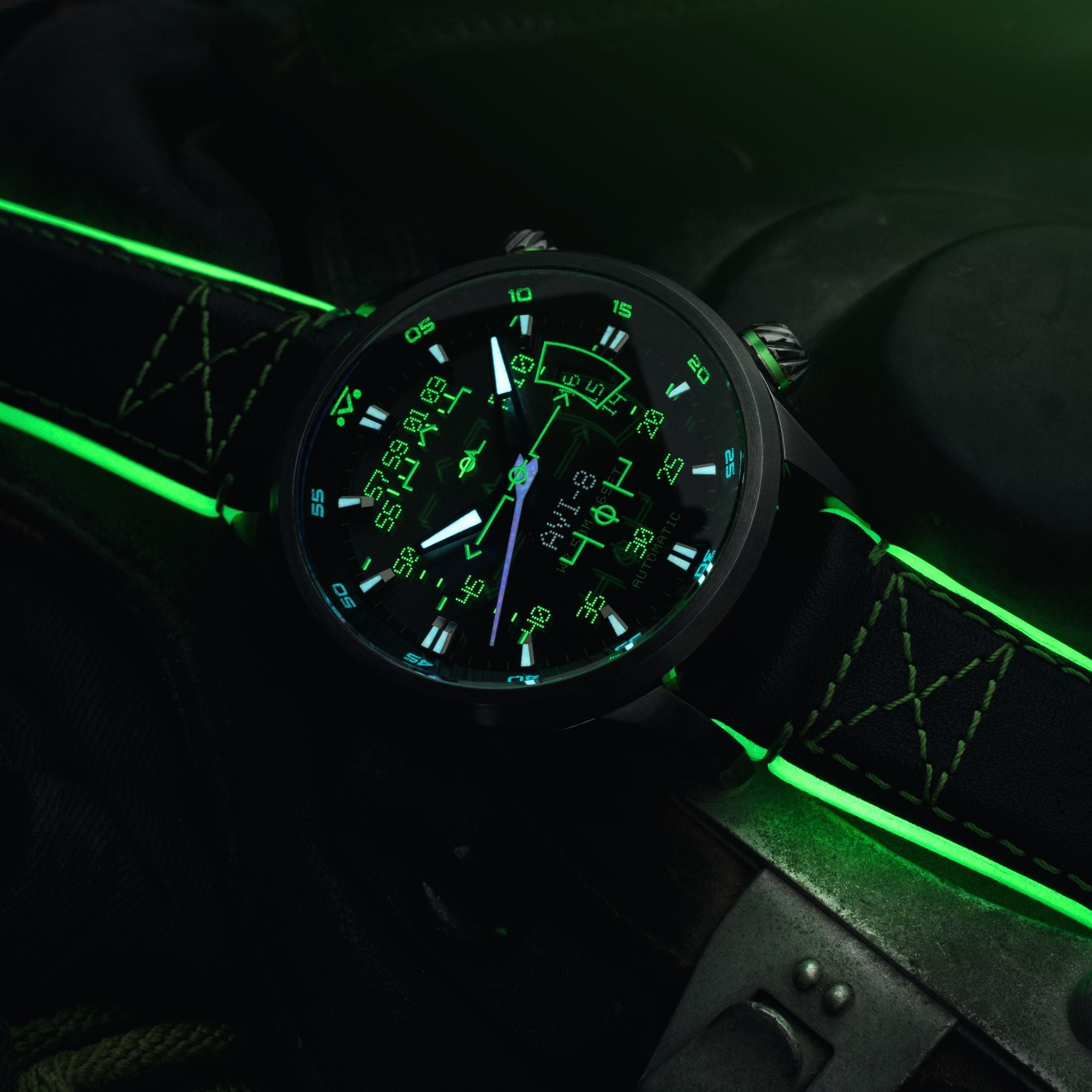 AVI-8 AVI-8 Hawker Harrier Hud Automatic Gradient Black Men's Watch AV-4117-02
