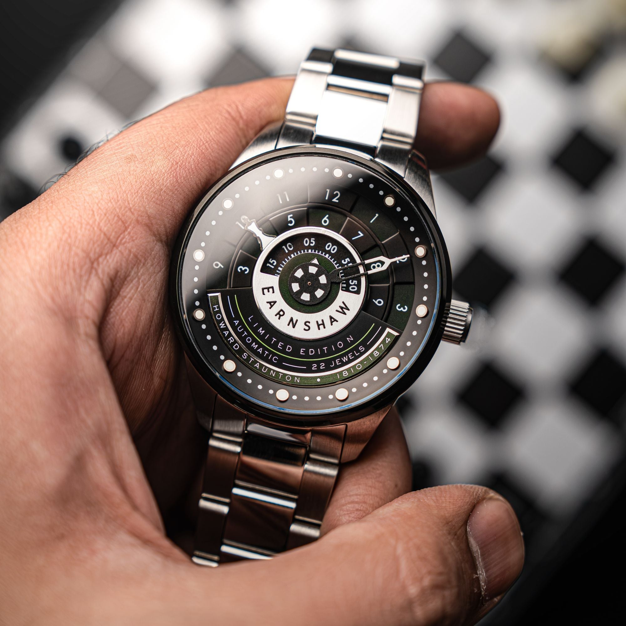 THOMAS EARNSHAW Thomas Earnshaw Staunton Chess Set Automatic Limited Edition Check Green Men's Watch ES-8282-77