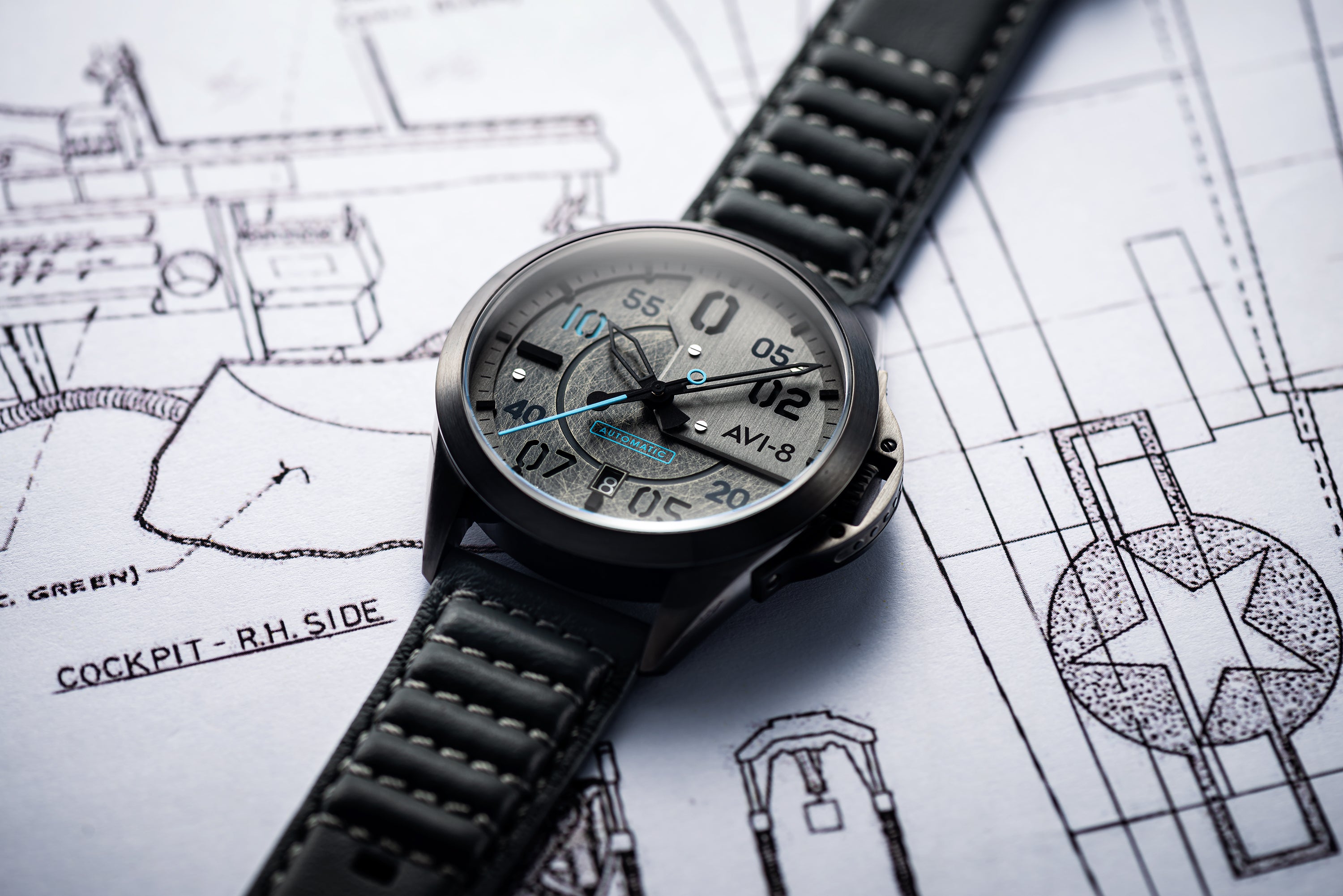 AVI-8 AVI-8 P-51 Mustang Men's Japanese Automatic Sands Point Watch AV-4086-04