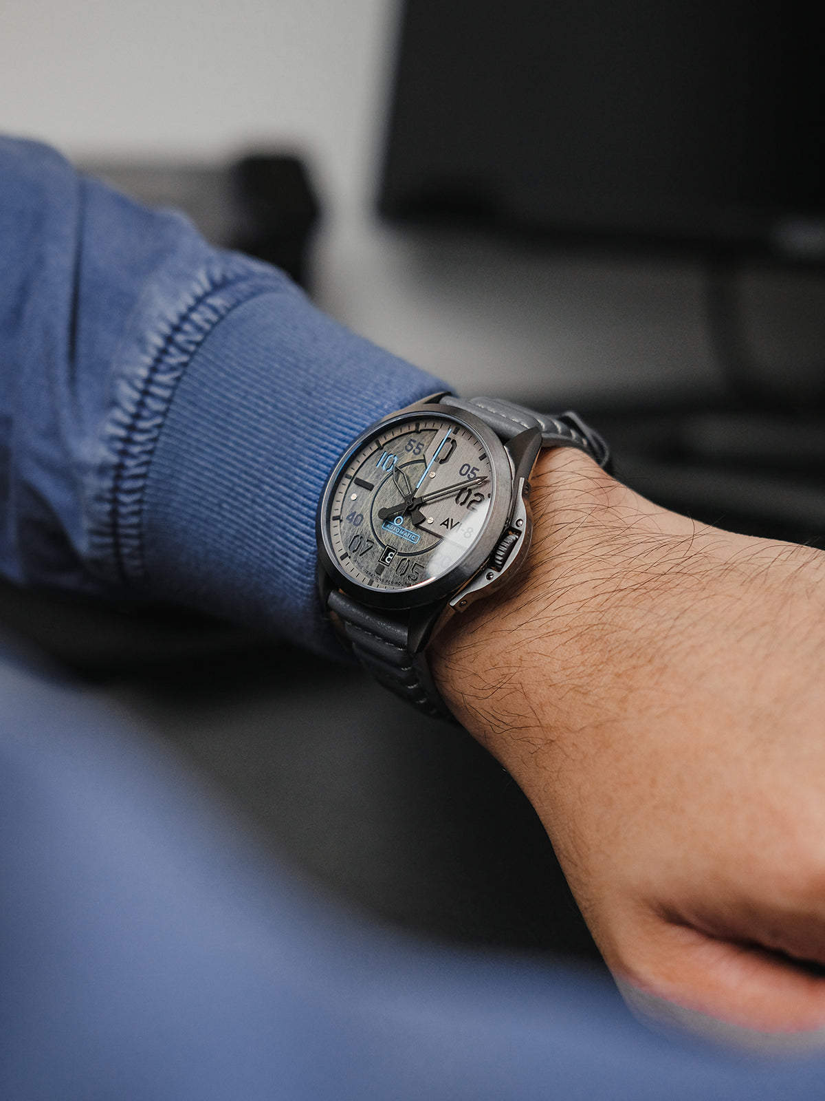AVI-8 AVI-8 P-51 Mustang Men's Japanese Automatic Sands Point Watch AV-4086-04