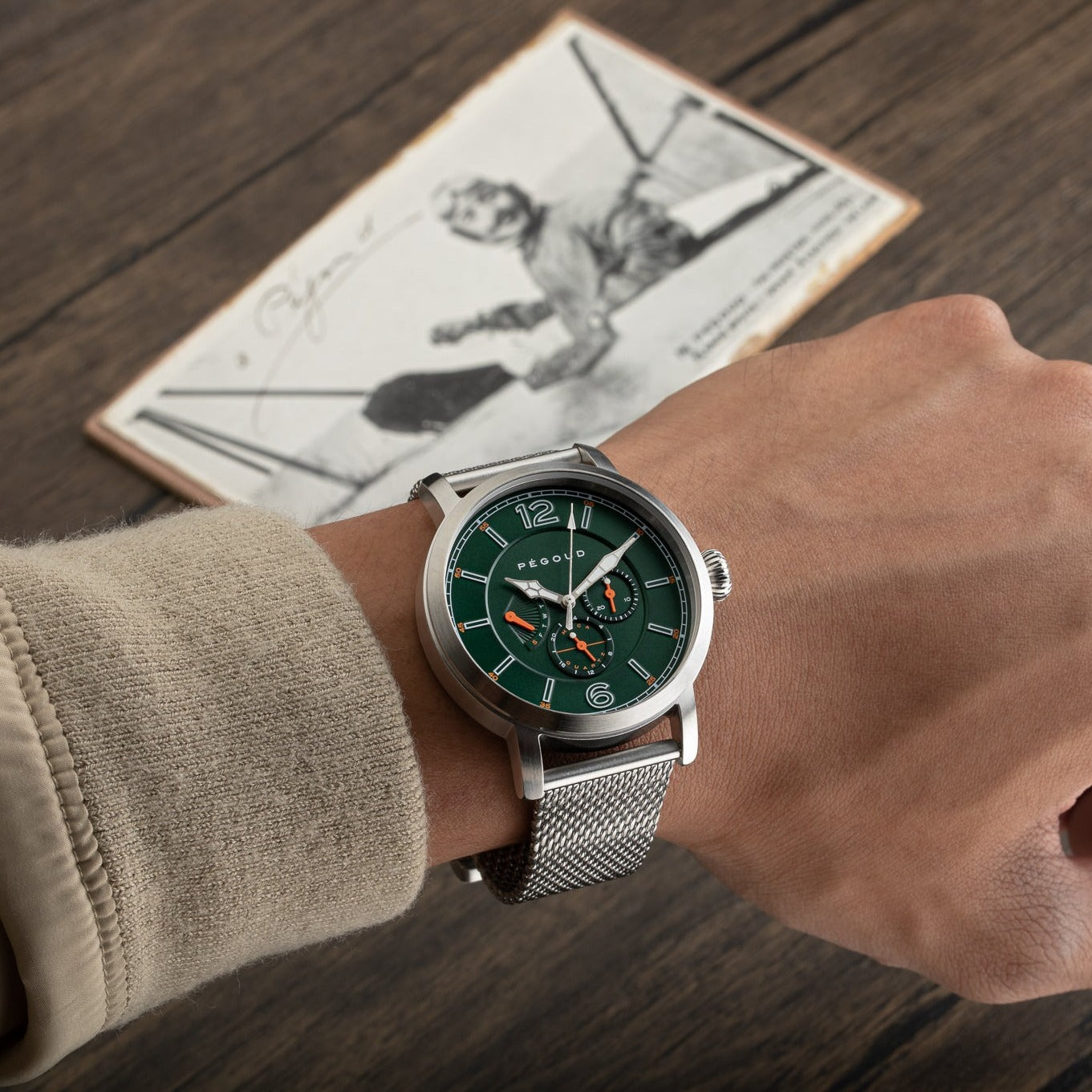 PEGOUD Pegoud Premiere Meca-Quartz Retro Calendar Men's Green Watch PG-9006-22