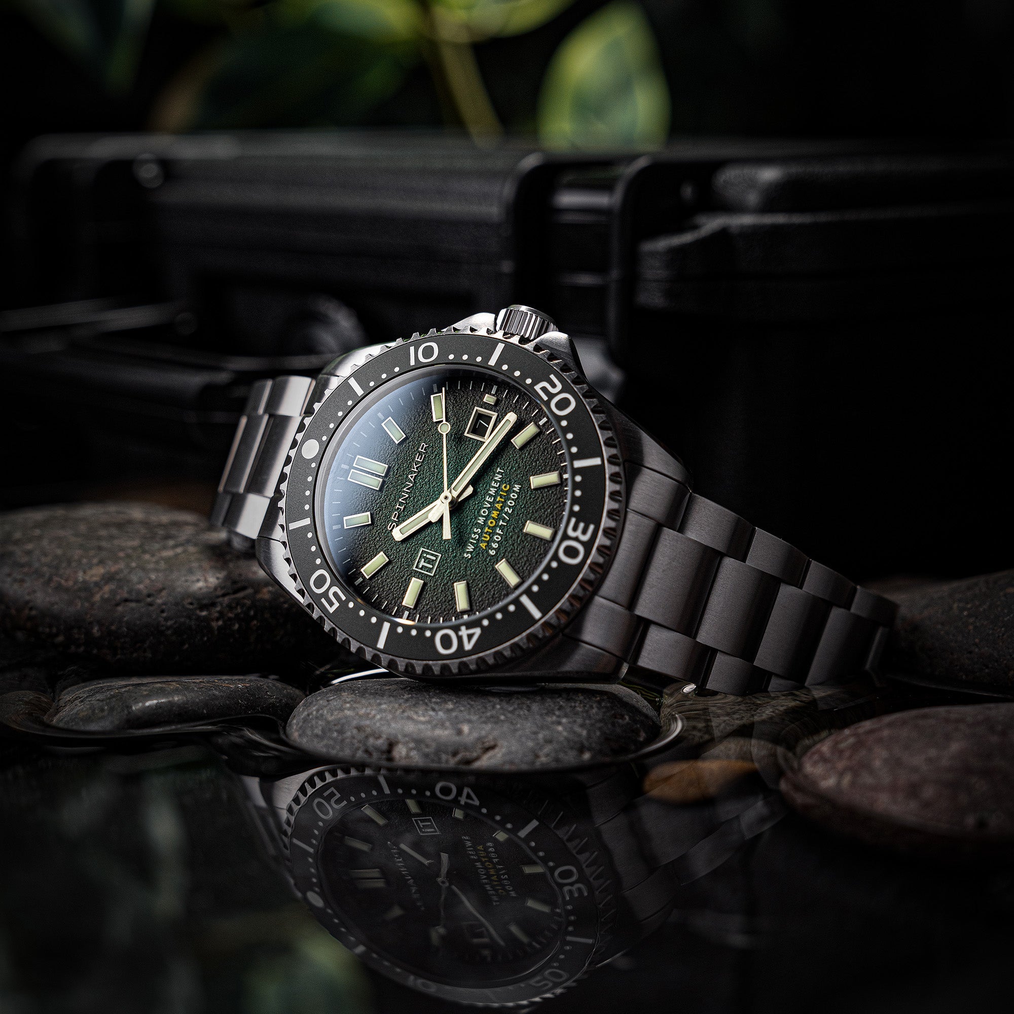 SPINNAKER Spinnaker Tesei Titanium Swiss Automatic Hunter Green Men's Watch SP-5127-33